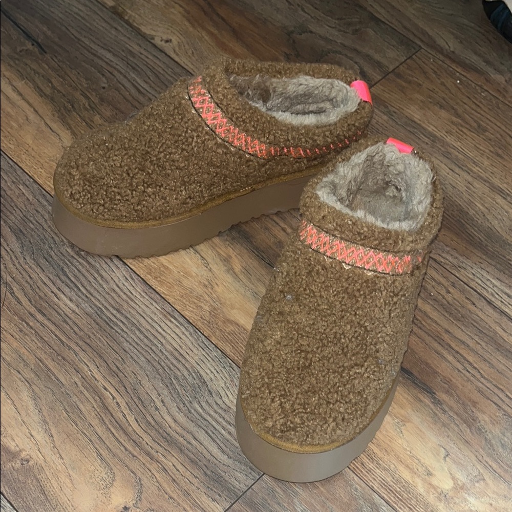 Cozy Brown Slippers with Pink Accents